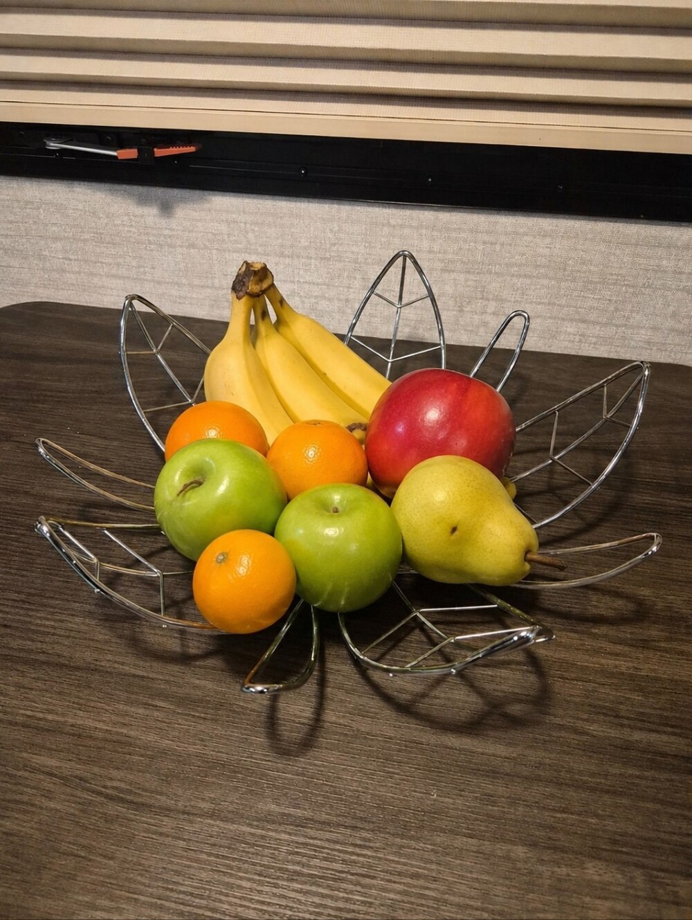 Chrome Leaf Wire Fruit Bowl - Silver Decorative Fruit Holder
